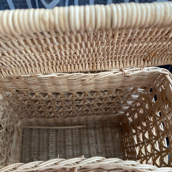 Wicker Picnic Basket - with wine holders - Picture 7 of 8
